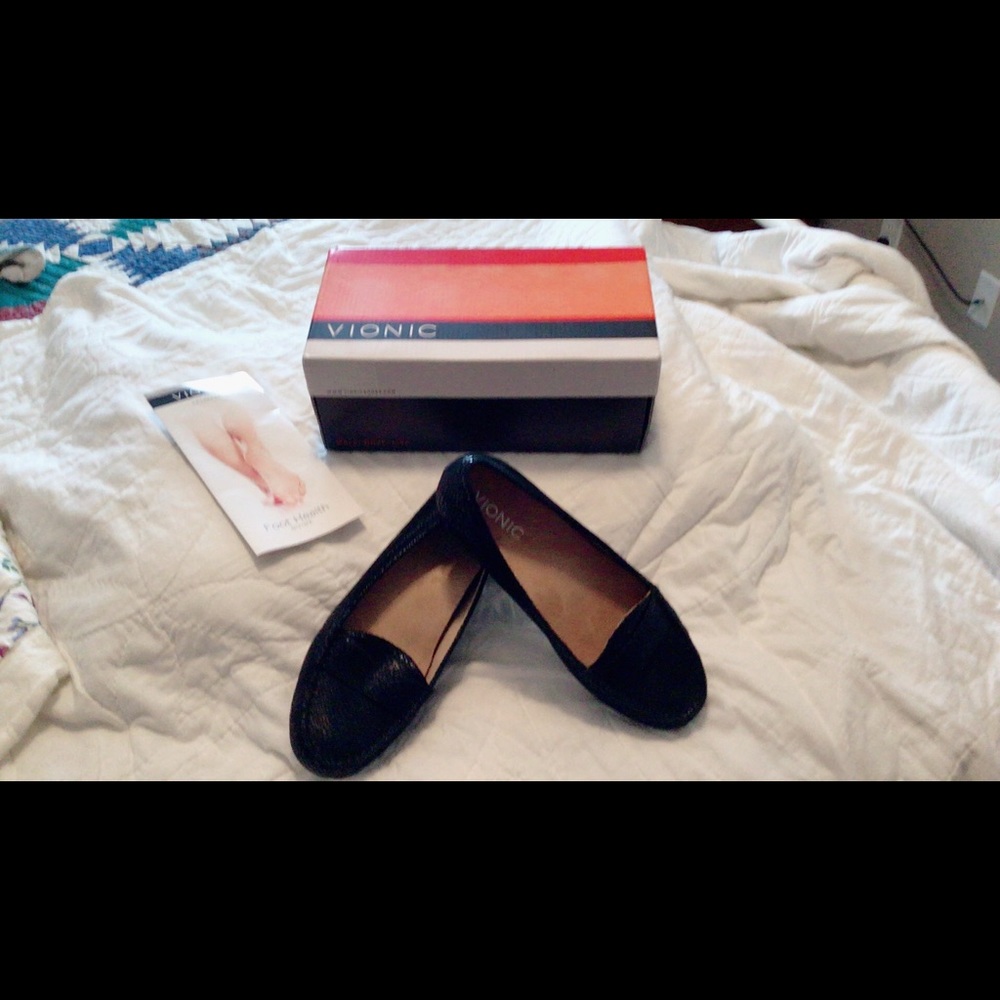 Vionic loafers